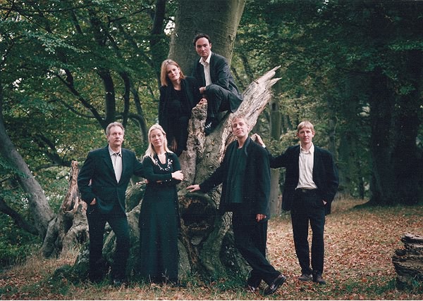 Press photo of the Tolkien Ensemble 2000